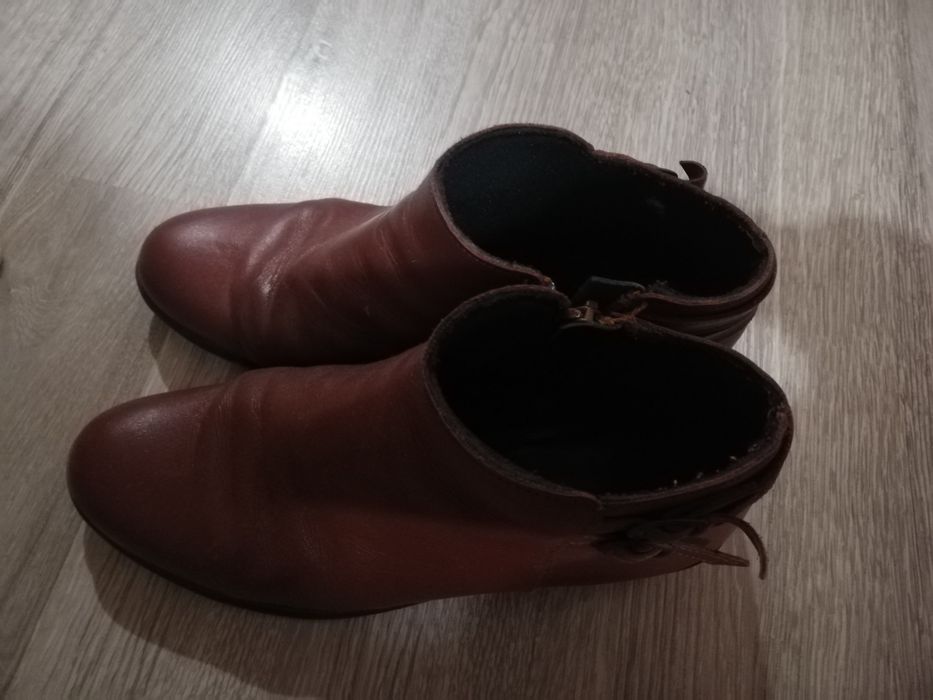 Дамски боти номер 39