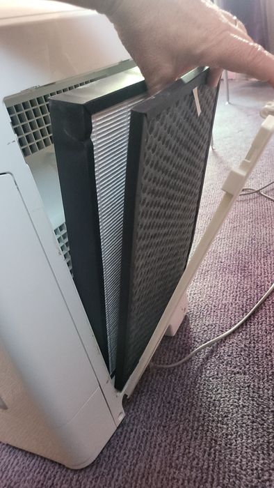Purificator si umidificator aer Sharp model KC-A40 plasmacluster, stare foarte bună de funcționare.
Modelul Sharp KC-A40EU
