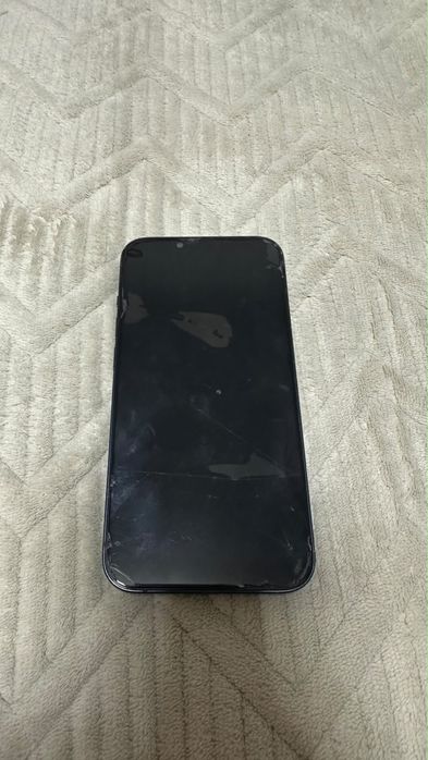 Iphone 13  продам хорошем состояние
