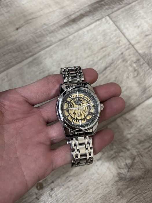 Оригинальные часы