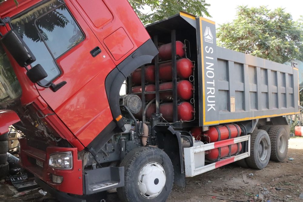 Барча юк мошиналарга заводской метан газли ва дизель моторлар сотувда