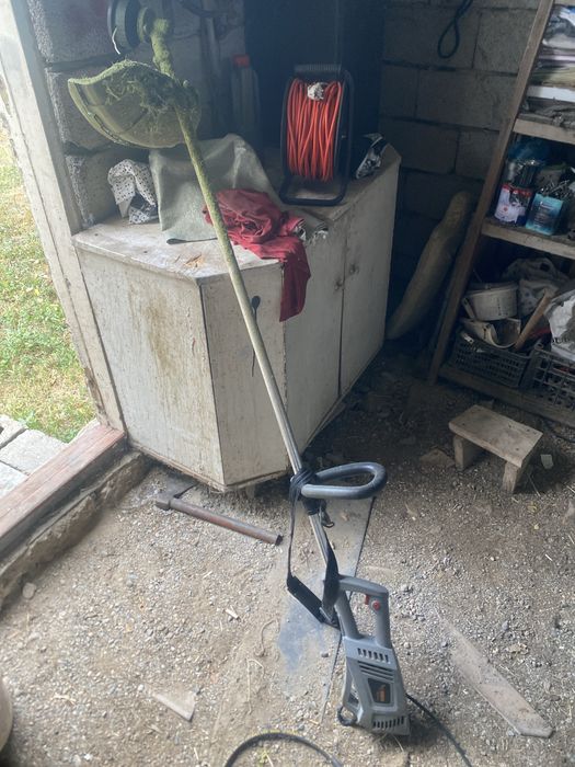 Продаю газонакосилку