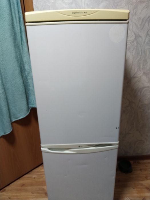 Продам  холодильник