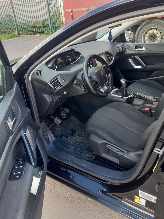 Peugeot 308.2015.euro6.1.2 benzina si GPL.stare f buna.VARIANTE + -