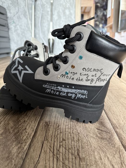 Продам демисизон новые 36 рр