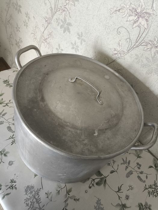 Продам алюминиевую кастрюлю