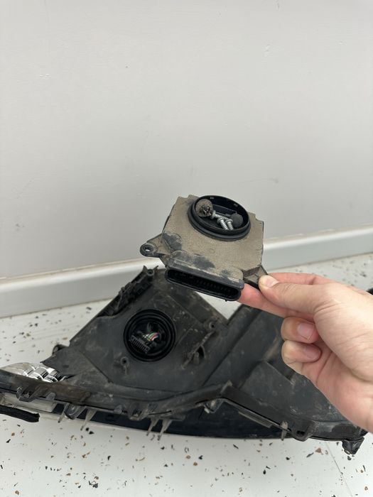 Продам камри 70 фара оригинал