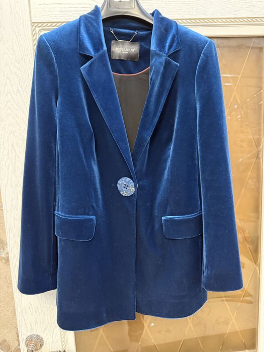 Костюмы пиджаки разые