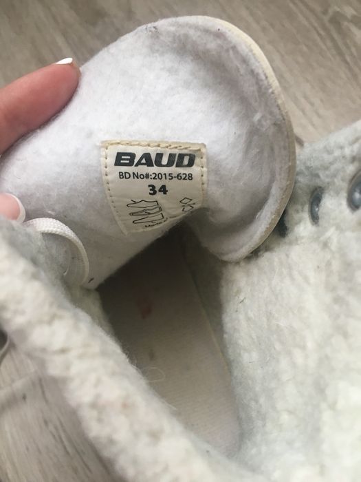 Продам коньки для фигурного катания