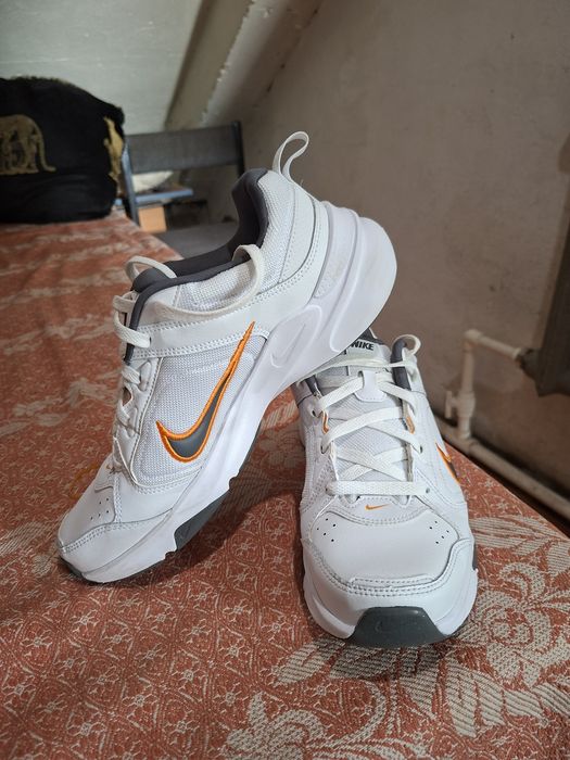 Кроссовки NIKE defy all day белые