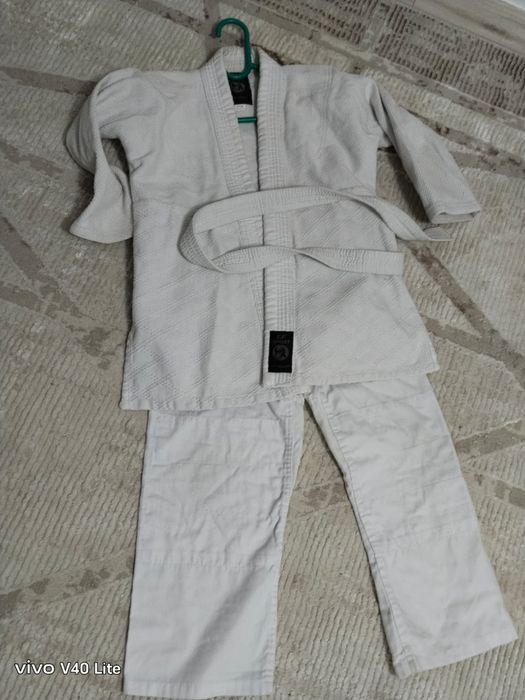 Продам Кимоно в хорошем состоянии