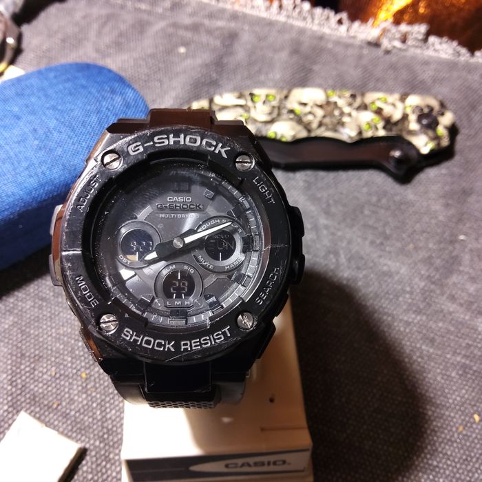 Casio g-shock gst-w300g часовник