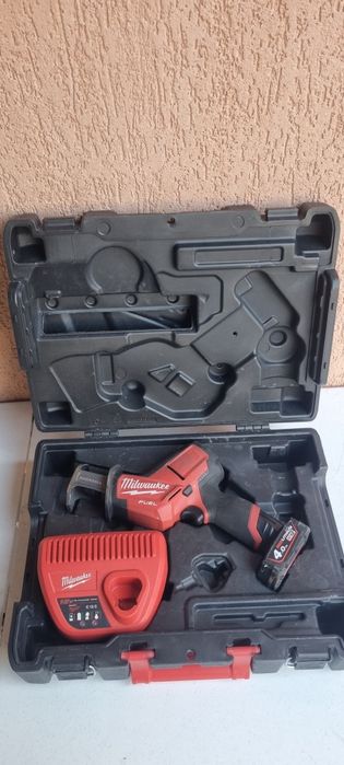 Milwaukee M12 CHZ Fierastrau Vulpe 2023