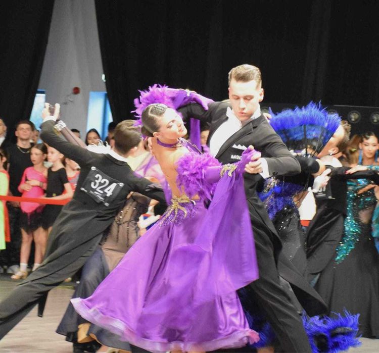 Vand rochita dans sportiv standard