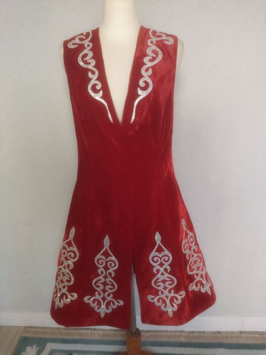 Продам камзол новый