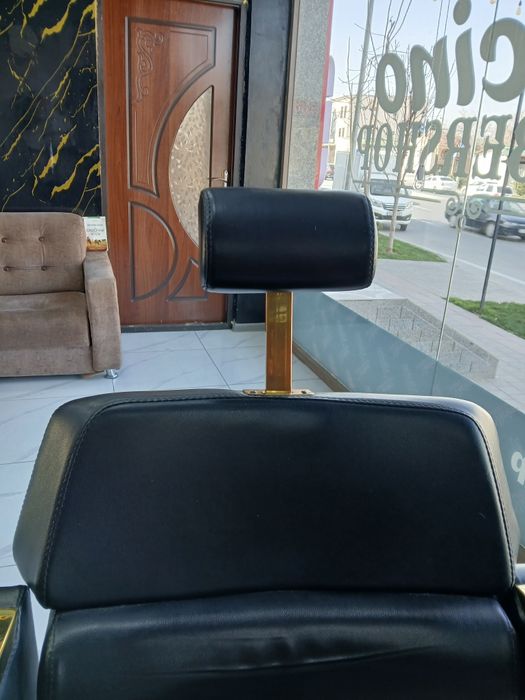 Sartarosh kreslo sotoladi, ozgina ishlatilgan xolati ideal