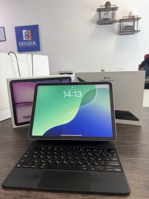 iPad Air 11" (M3) 256GB + клавиатура | Идеальное состояниес гарантией