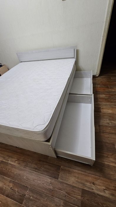 Продам Кровать 160х200