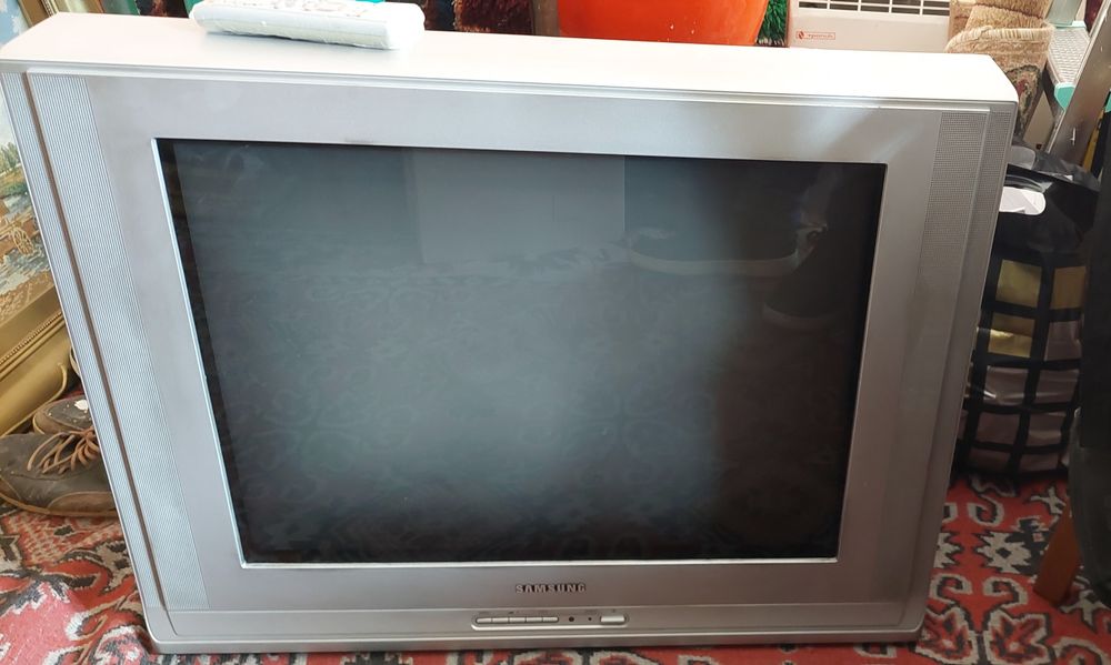 Телевизор samsung