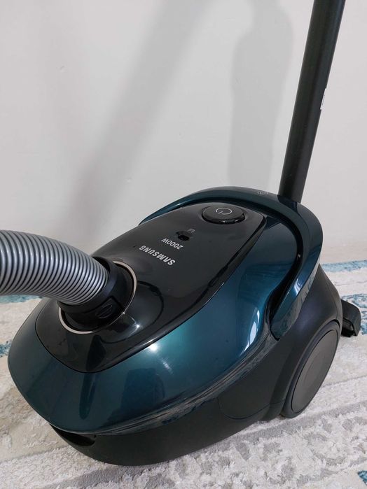 Продам пылесос почти новый