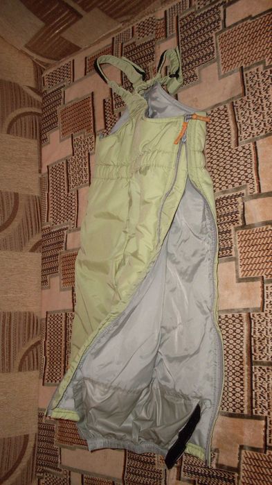 Комбинезон салатного цвета