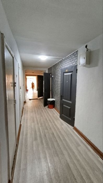 1 ком Мирзо Улугбек р-н Общийжите Продаётся срочно