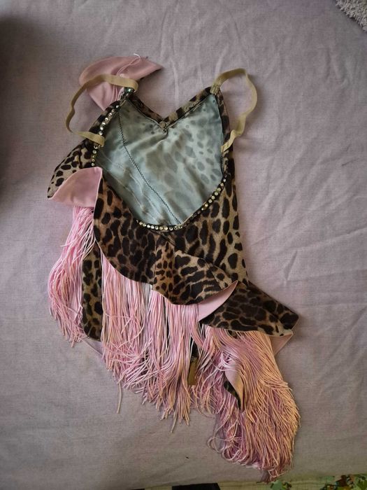 Рокля за спортни танци