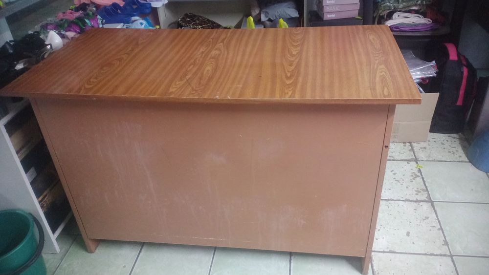 Продам б/у деревянный рабочий стол
