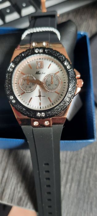 Часовник НОВ miss fox