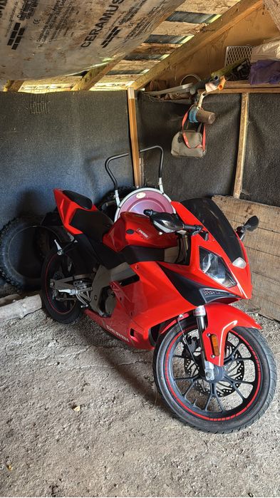 Derpi gpr 50 se conduce cu categoria B