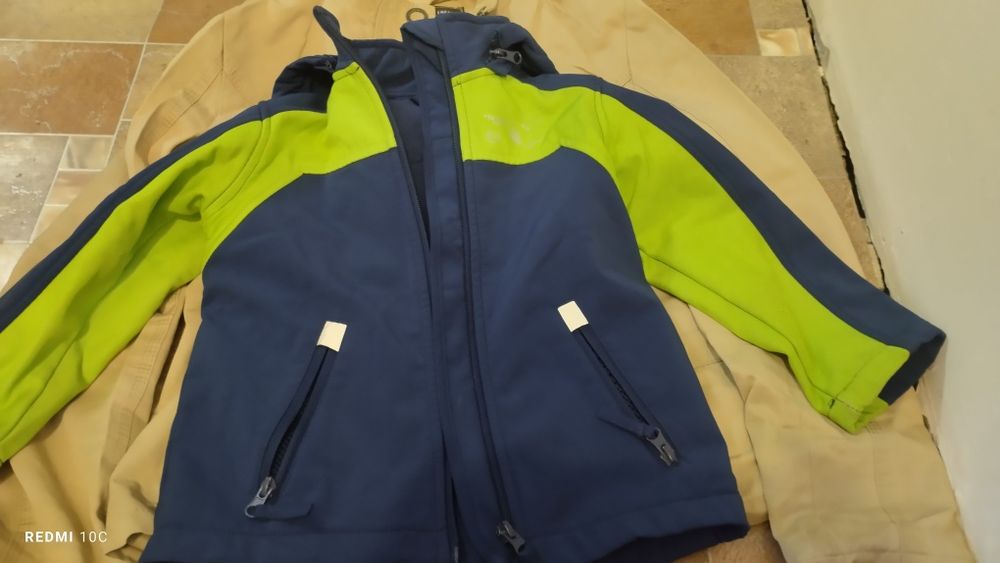 Отдам бесплатно детские вещи