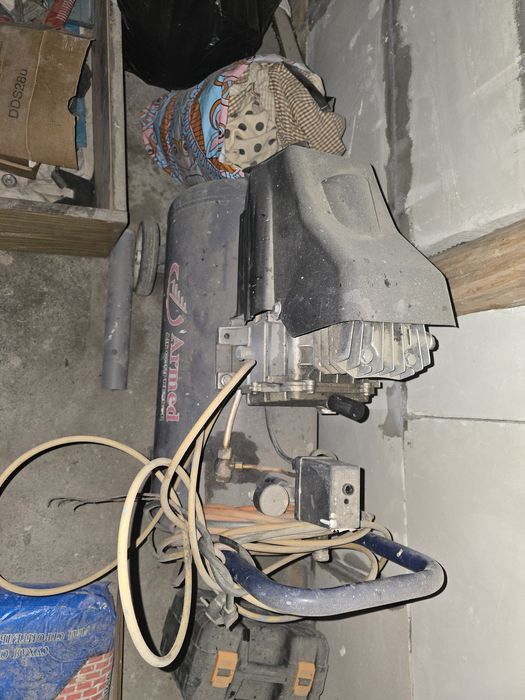 Компрессор сотилади