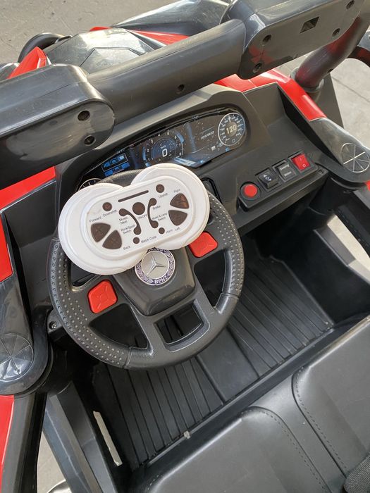 Детски акумолаторен джип