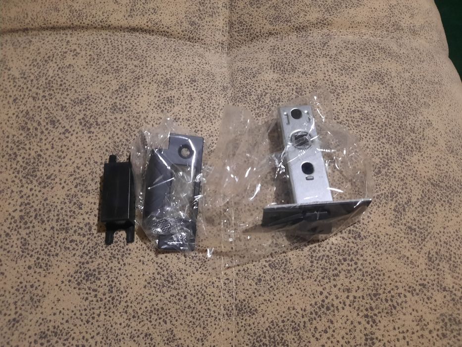 Фурнитура 2 комплекта продам