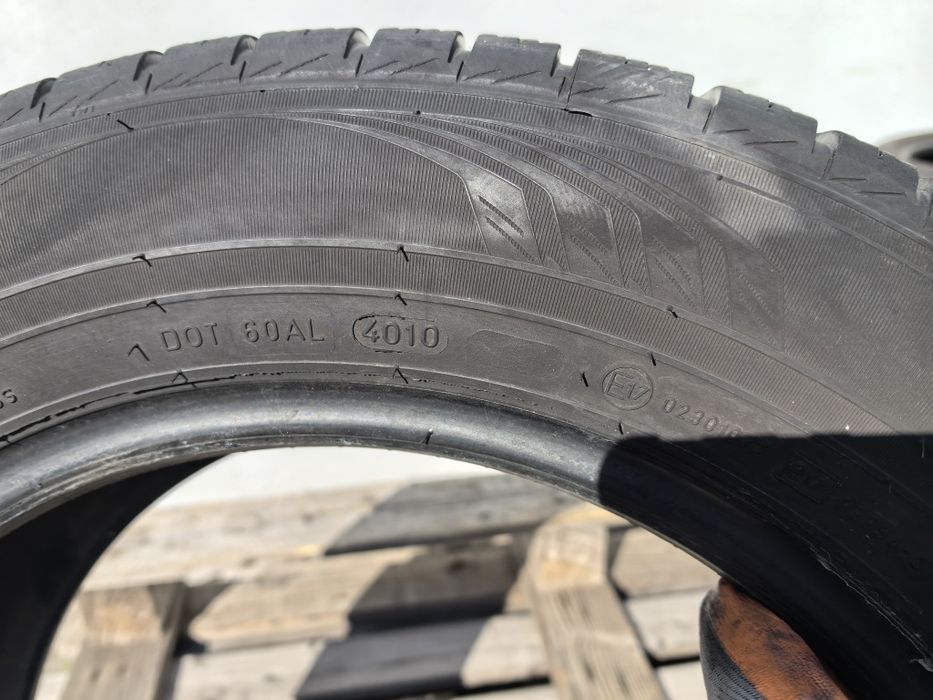 215/60/16 Нокиан ДОТ 2010 г - Само 1 брой гума