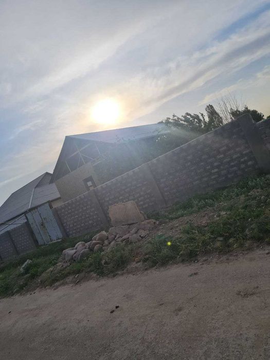 участок земля yer 200 kvad uyi bilan hovli 11 so'th 20/50.5