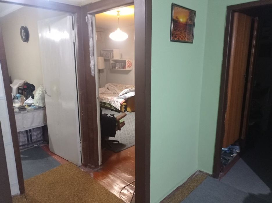 Продам чиланзар 6.  Трёх комнатная.  Балкон 2*6