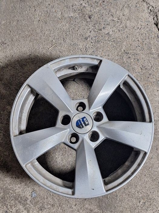 Продам диски K&K R15
4 литых диска K&K.
Размер: 15", 6Jx15H2
P
