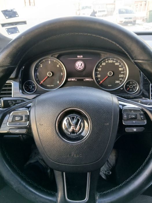 Продавамvw ruareg moje i barter za po malka kola