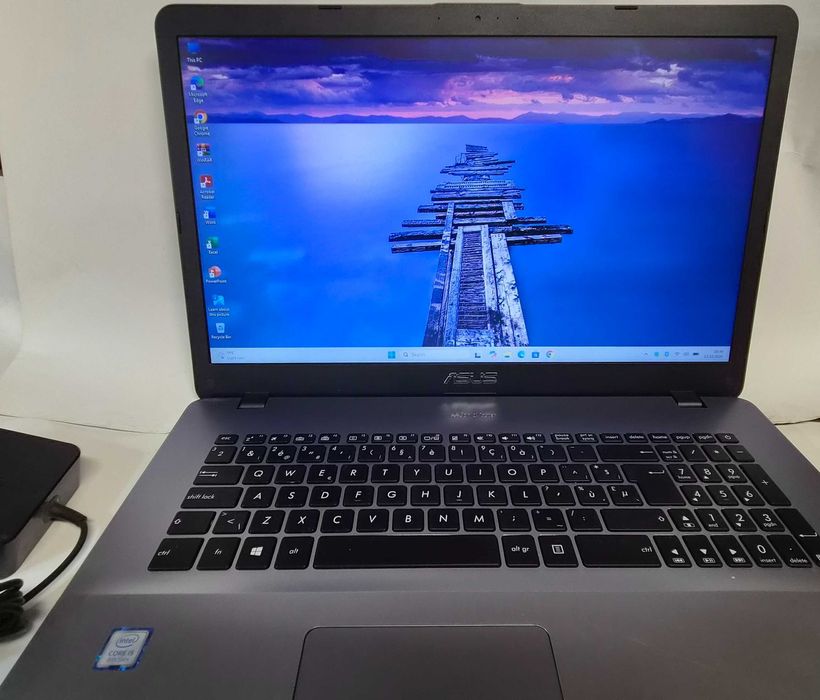 Laptop Asus Model R702U Grey