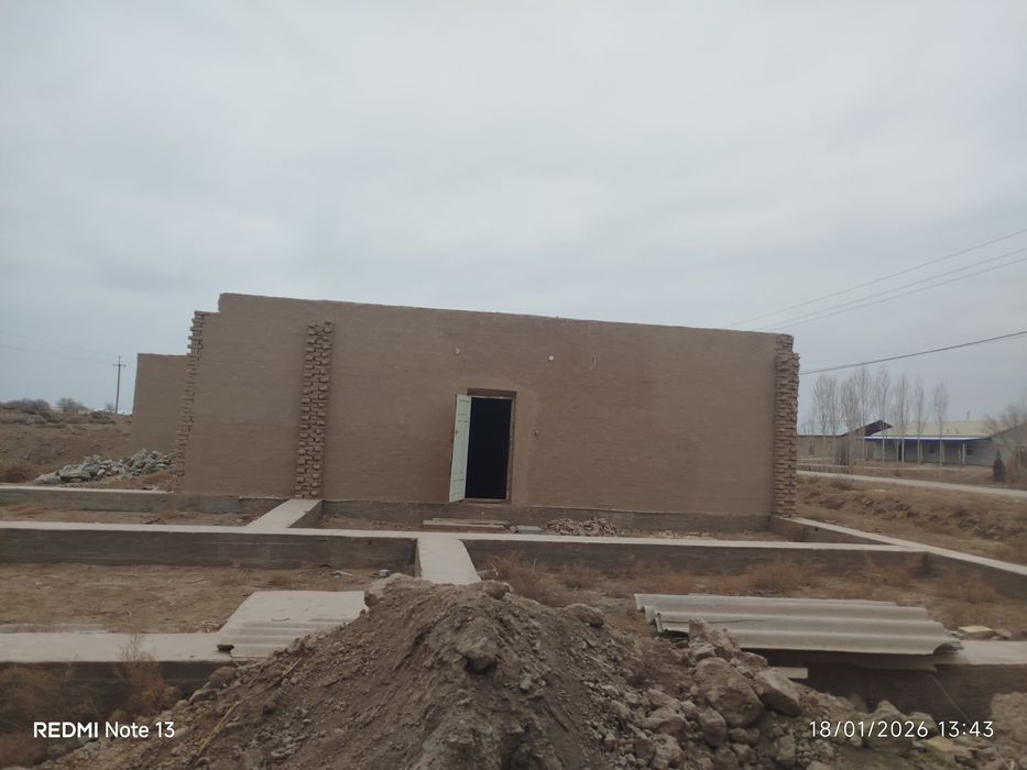 Жой сотилади қурулиши тугалланмаган