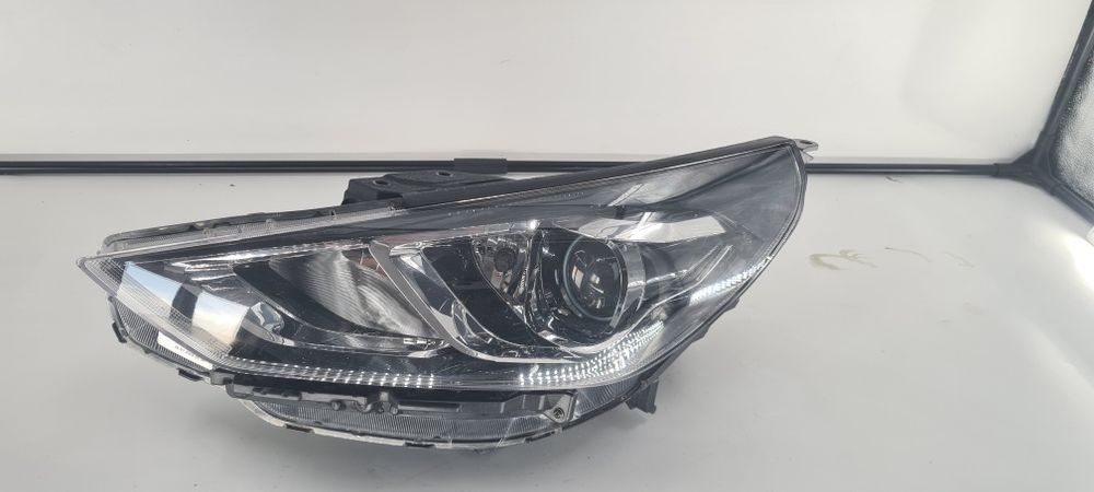 Far stanga Hyundai I30 Facelift 2020-2024 COD 92101G4510