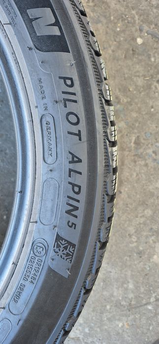 4 anvelope iarna ca noi Michelin,fata 245/45/19,spate 275/40/19.Pret/b