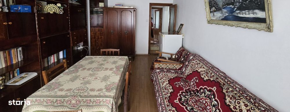 Vând apartament cu 2 camere decomandate