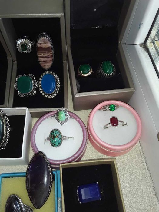 Кольцо с натуральным камнем