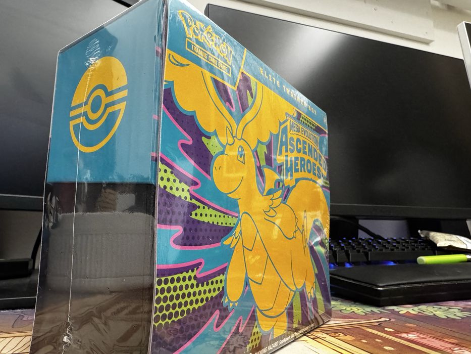 Factory sealed Excelent condition Pokemon Ascended Heroes ETB