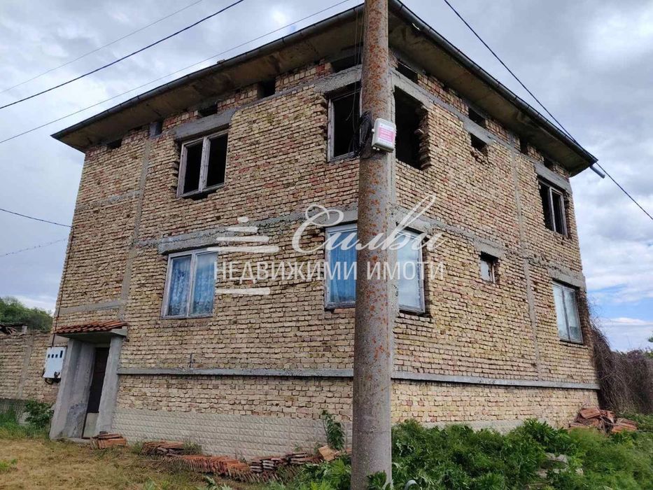 Къща в Шумен, област-с.Янково площ 154 цена 70000