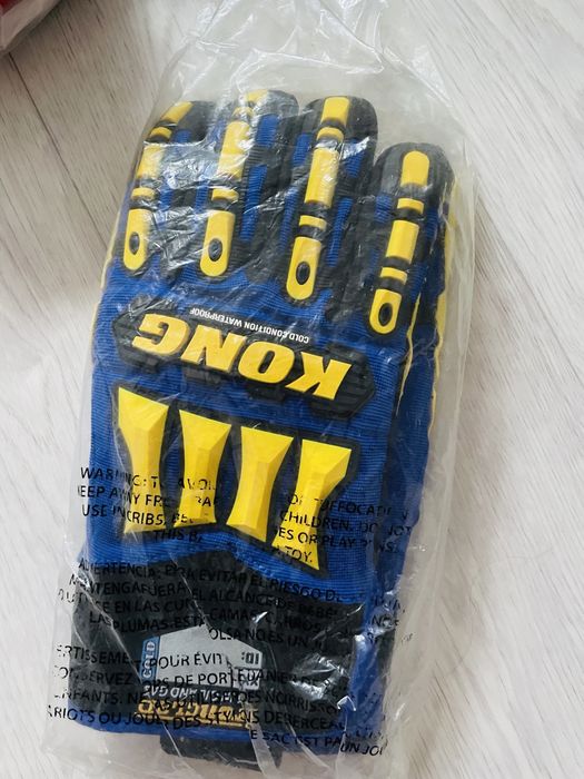 Противоударная перчатка 5000 тг