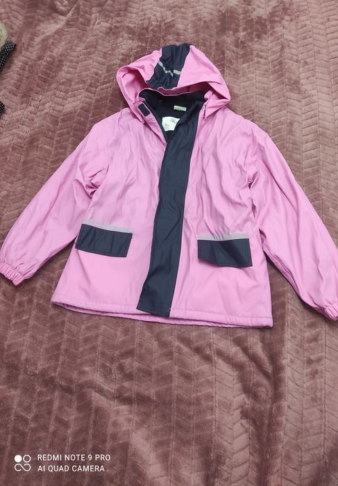 Продана   германскую ветровку на девочку