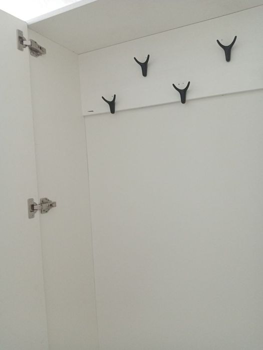 Shkaf sotiladi yangi